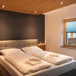 Ruhestube Design With Balcony, Alpenluxus Collection Ferienhaus Fügen