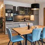 Ruhestube Design With Balcony, Alpenluxus Collection Ferienhaus
